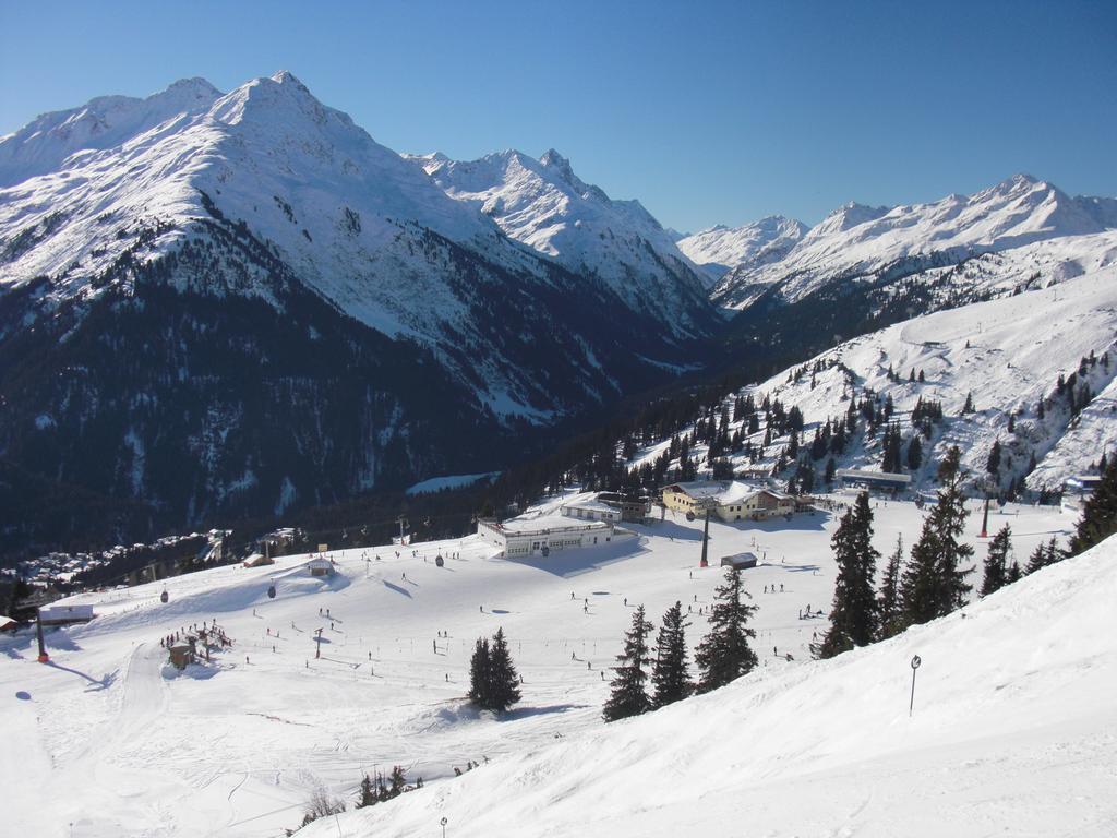 Hotel Schwarzer Adler Pettneu am Arlberg Exterior foto