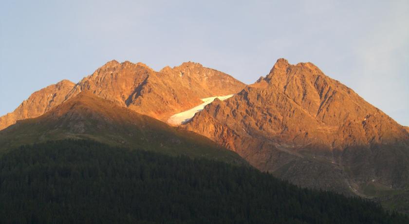 Hotel Schwarzer Adler Pettneu am Arlberg Zimmer foto